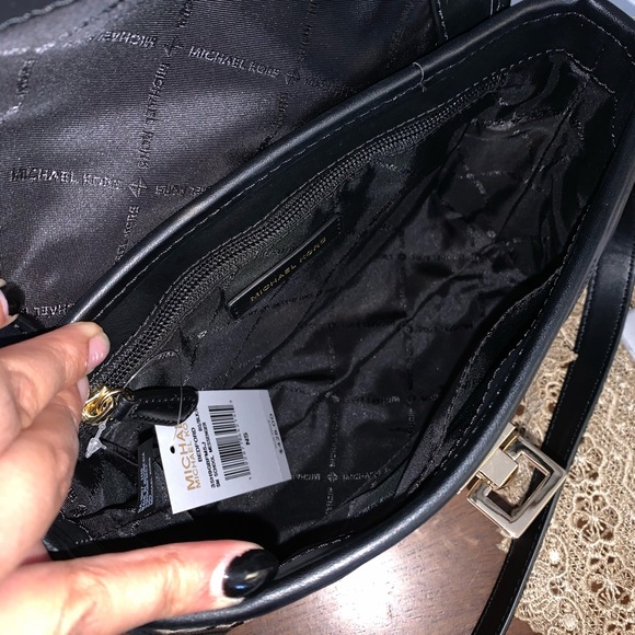 New MK Crossbody 🖤 Bedford - Picture 6 of 8